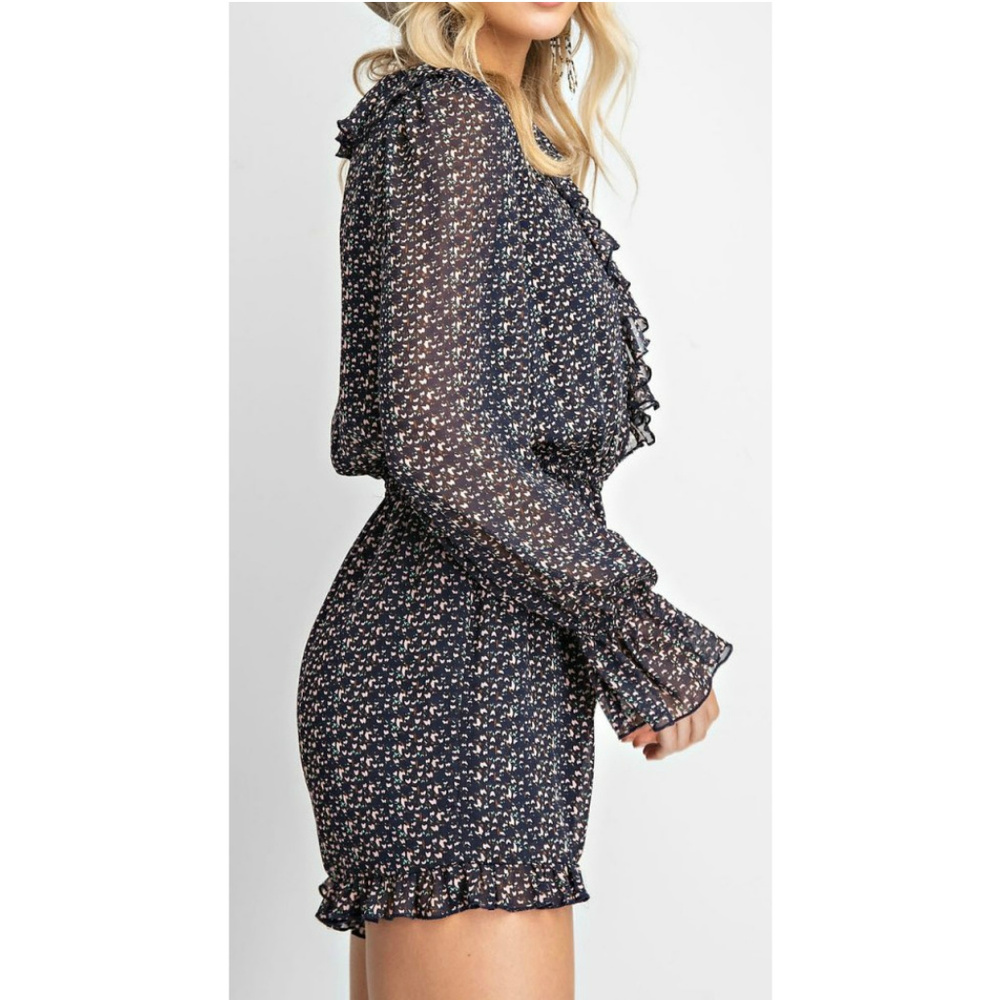 NWT- Women's Flowy Chiffon Flutter Romper w Lining - Picture 3 of 4